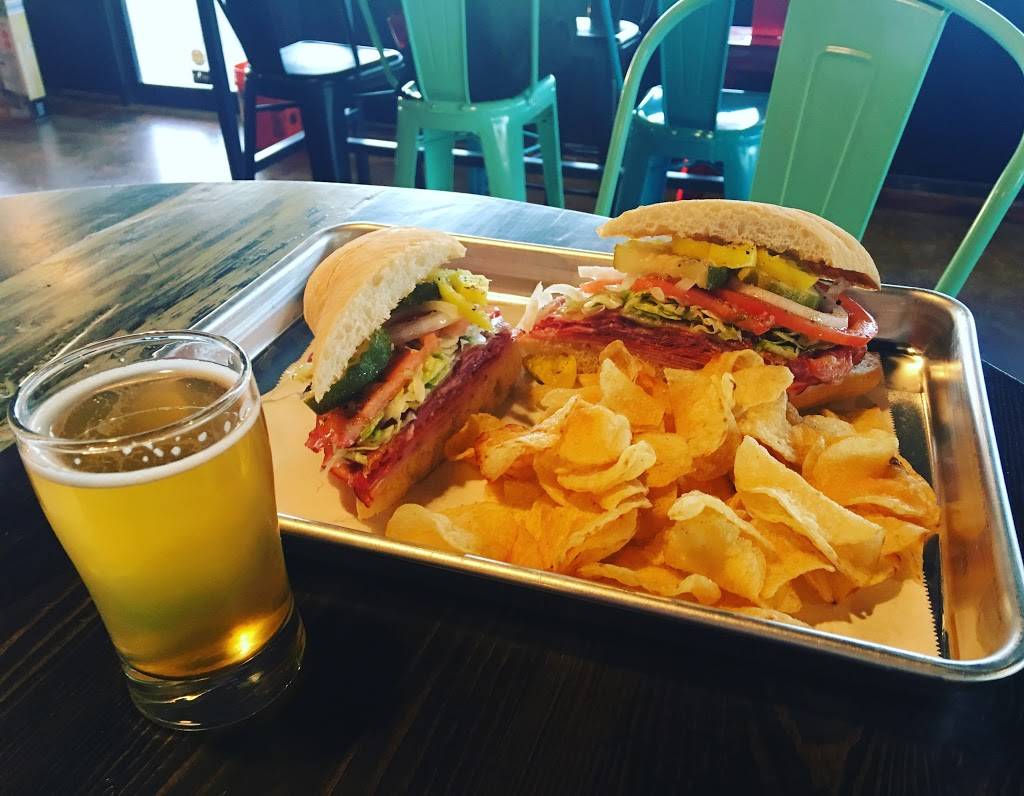 Guitars & Growlers Richardson | restaurant | 581 W Campbell Rd #101, Richardson, TX 75080, USA | 4699045165 OR +1 469-904-5165