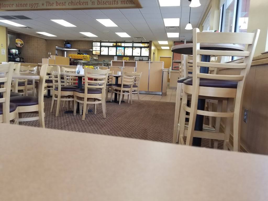 Bojangles Famous Chicken n Biscuits | restaurant | 1065 Old Peachtree Rd NW, Lawrenceville, GA 30043, USA | 6783767342 OR +1 678-376-7342