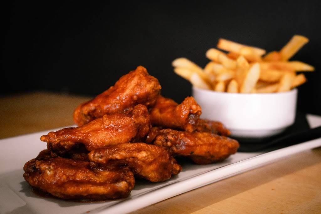 The Jolly Taxpayer Bar & Grill | restaurant | 3050 Woodroffe Ave unit 7-8, Nepean, ON K2J 4K6, Canada | 6138251122 OR +1 613-825-1122