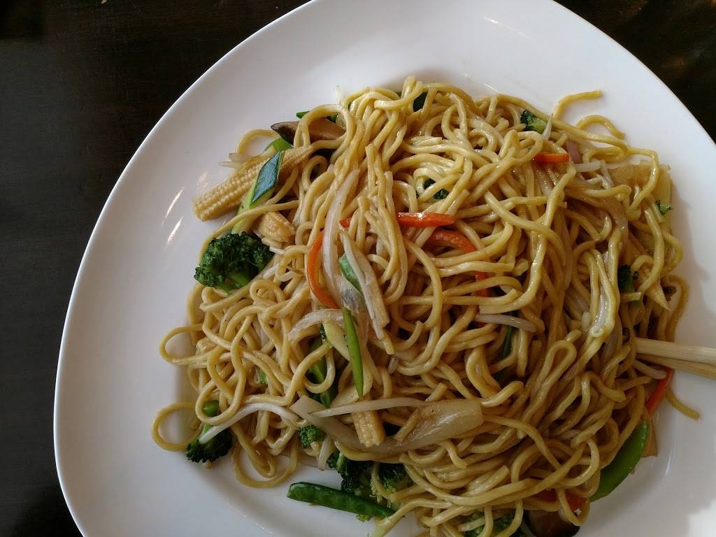 Lemon N Ginger Asian Grille | restaurant | 3491 Merchant Boulevard Suite100, Abingdon, MD 21009, USA | 4105696688 OR +1 410-569-6688