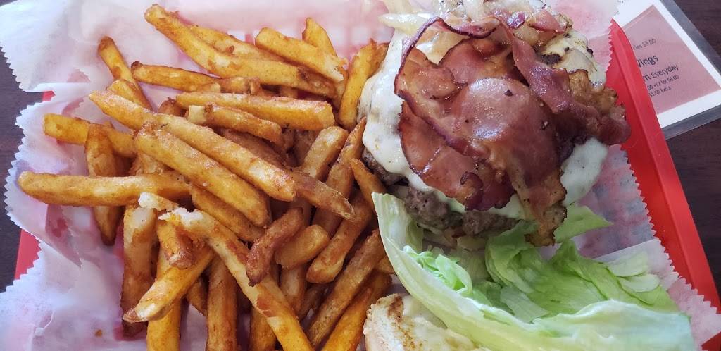 Lisa Bar And Grill | restaurant | 107 Chowan Dr, Portsmouth, VA 23701, USA | 7579982991 OR +1 757-998-2991