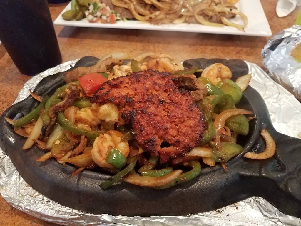 Estellas Mexican Restaurant And Cantina | restaurant | 3111 Navarre Ave, Oregon, OH 43616, USA | 4196988586 OR +1 419-698-8586