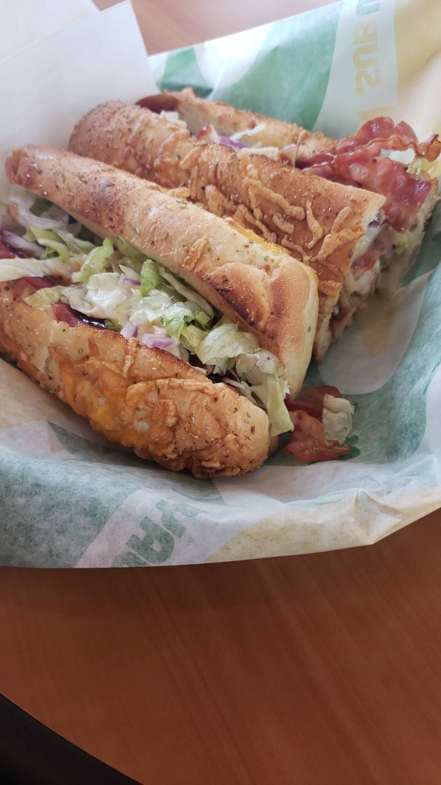 Subway | restaurant | 606 E Jasper St, Paris, IL 61944, USA | 2174634111 OR +1 217-463-4111