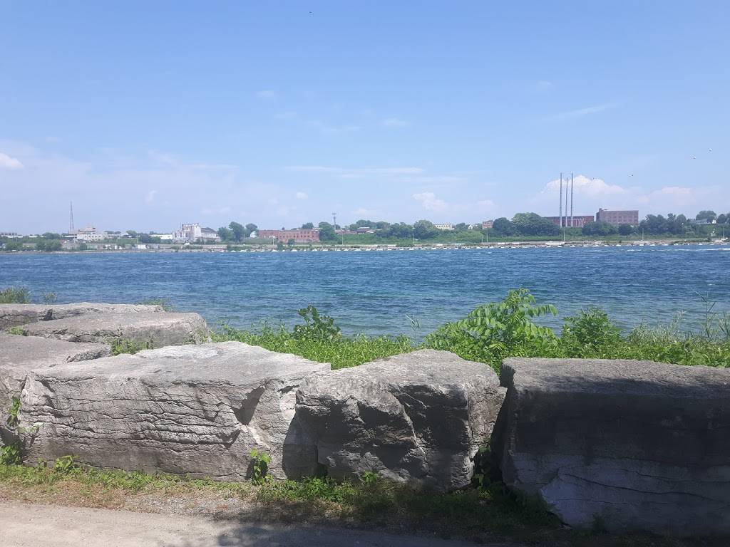 Southsides.ca | restaurant | 80 Niagara Blvd, Fort Erie, ON L2A 3G3, Canada | 9058713244 OR +1 905-871-3244