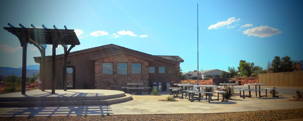 The IceBox & Round About Grill | restaurant | 27 N 200 E, Ivins, UT 84738, USA | 4357058462 OR +1 435-705-8462