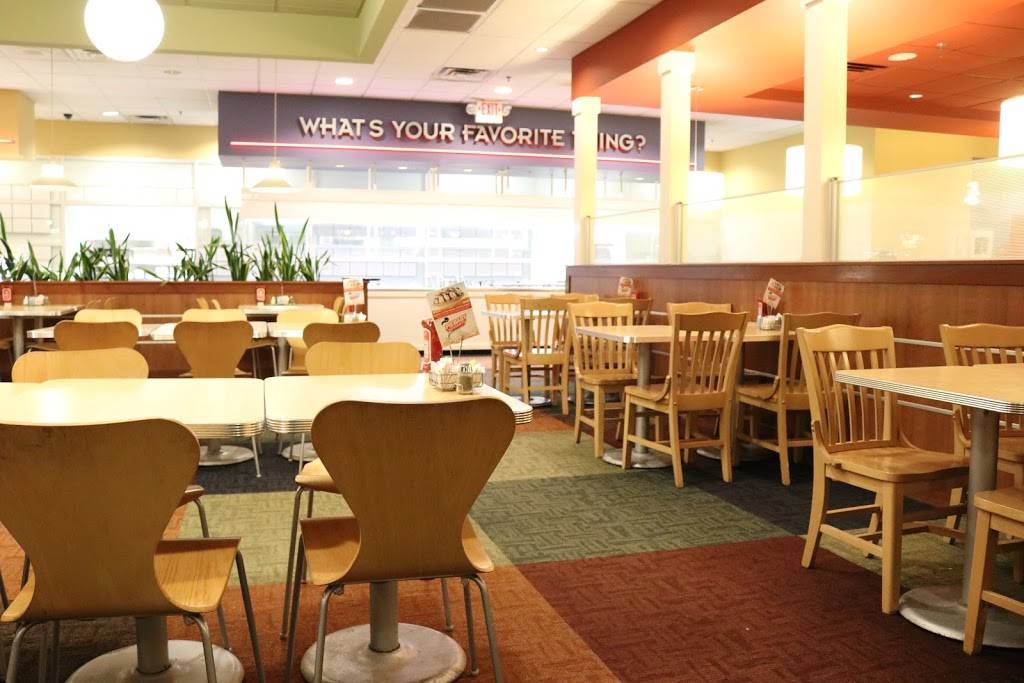 Frischs Big Boy | restaurant | 3226 Central Pkwy, Cincinnati, OH 45225, USA | 5135590555 OR +1 513-559-0555