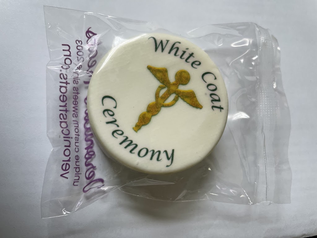 Veronicas Treats | restaurant | 49 E Grove St, Middleborough, MA 02346, USA | 5089464438 OR +1 508-946-4438