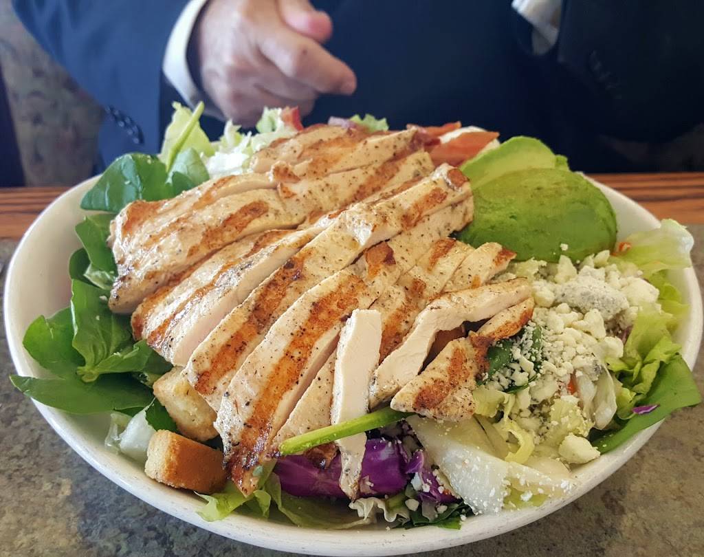 Toms Famous Family Restaurant | restaurant | 505 W 5th Ave, Escondido, CA 92025, USA | 7607372377 OR +1 760-737-2377