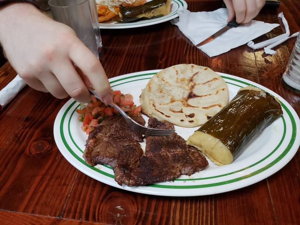 La Cabaña Salvadoreña | restaurant | 4384 Broadway, New York, NY 10040, USA | 2129287872 OR +1 212-928-7872