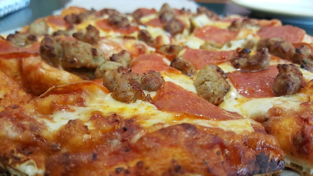 Round Table Pizza | meal delivery | 10101 Valley View St, Cypress, CA 90630, USA | 7149952422 OR +1 714-995-2422