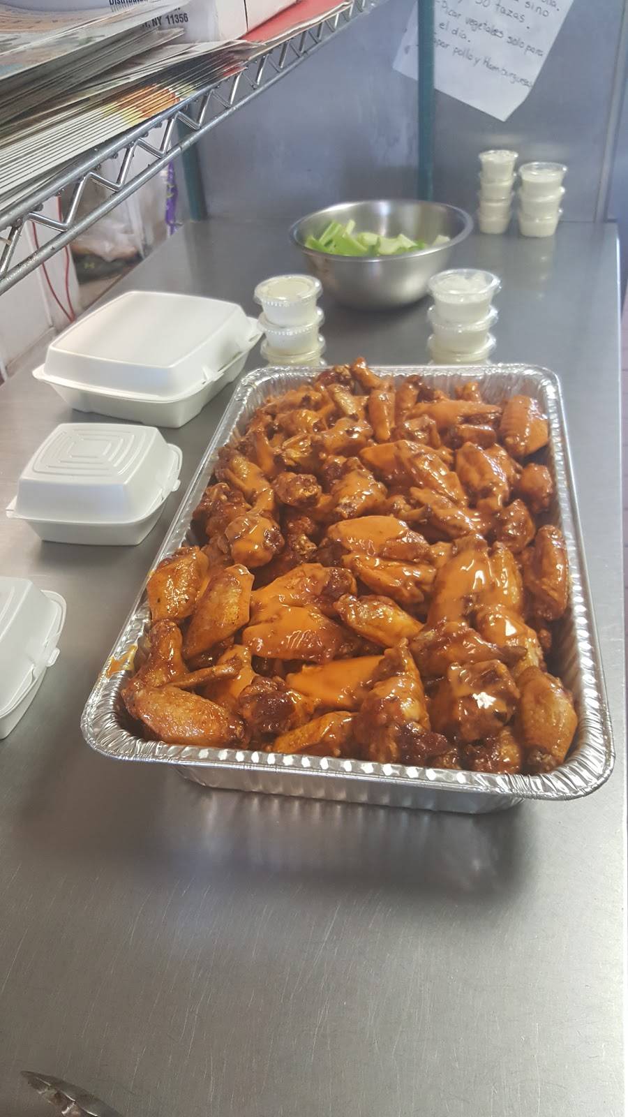 England Pizza | restaurant | 2840 Cottman Ave, Philadelphia, PA 19149, USA | 2153332323 OR +1 215-333-2323