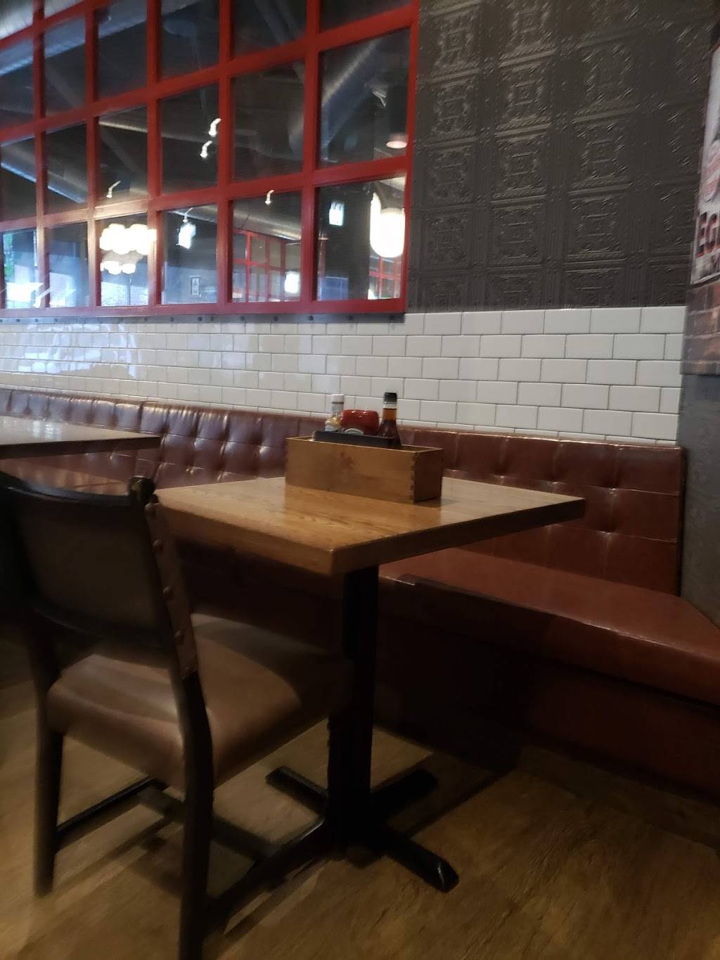 Elephant & Castle | restaurant | 1941 Tower Dr, Glenview, IL 60026, USA | 8477305863 OR +1 847-730-5863