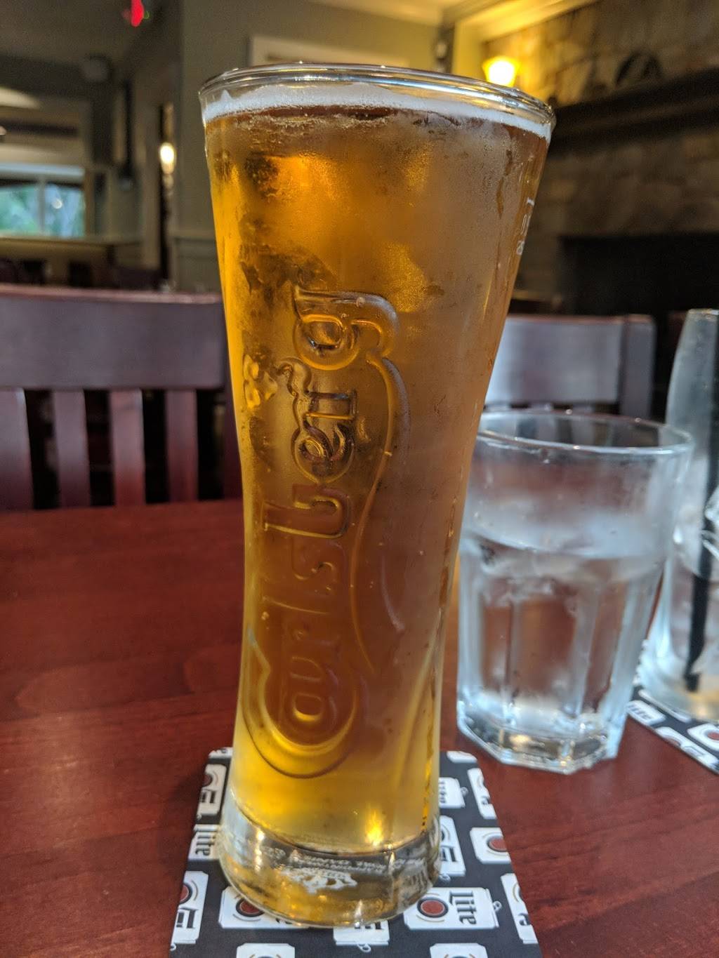 Waterfords Restaurant & Pub | restaurant | 2 Bridge St, Dedham, MA 02026, USA | 7813296034 OR +1 781-329-6034