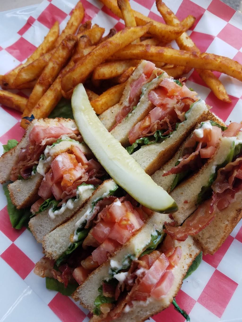 Gobbies Sports Pub & Eatery | restaurant | 219 N Main St, Galena, IL 61036, USA | 8157770243 OR +1 815-777-0243