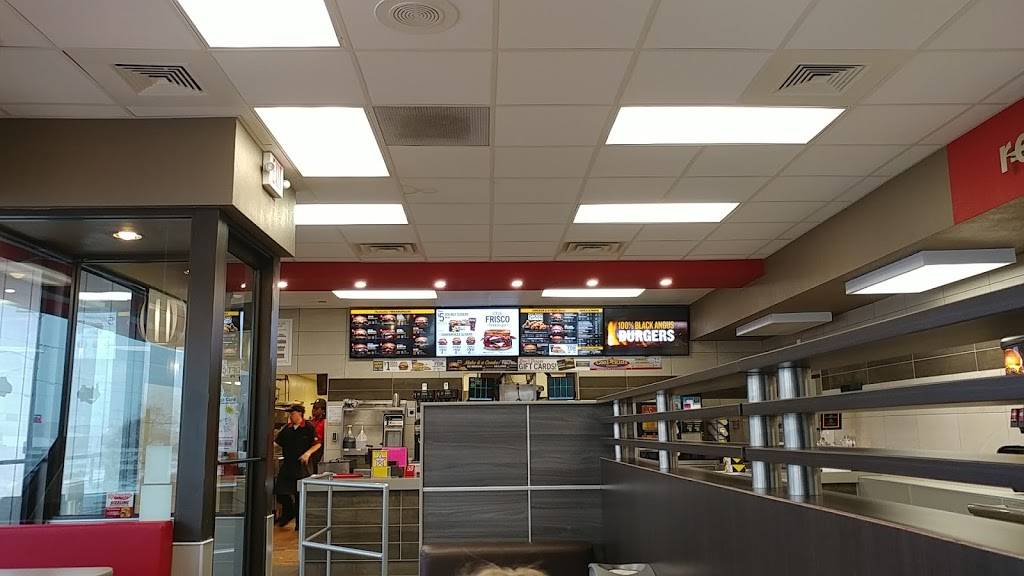 Hardees | restaurant | 409 Algoma Blvd, Oshkosh, WI 54901, USA | 9202317500 OR +1 920-231-7500