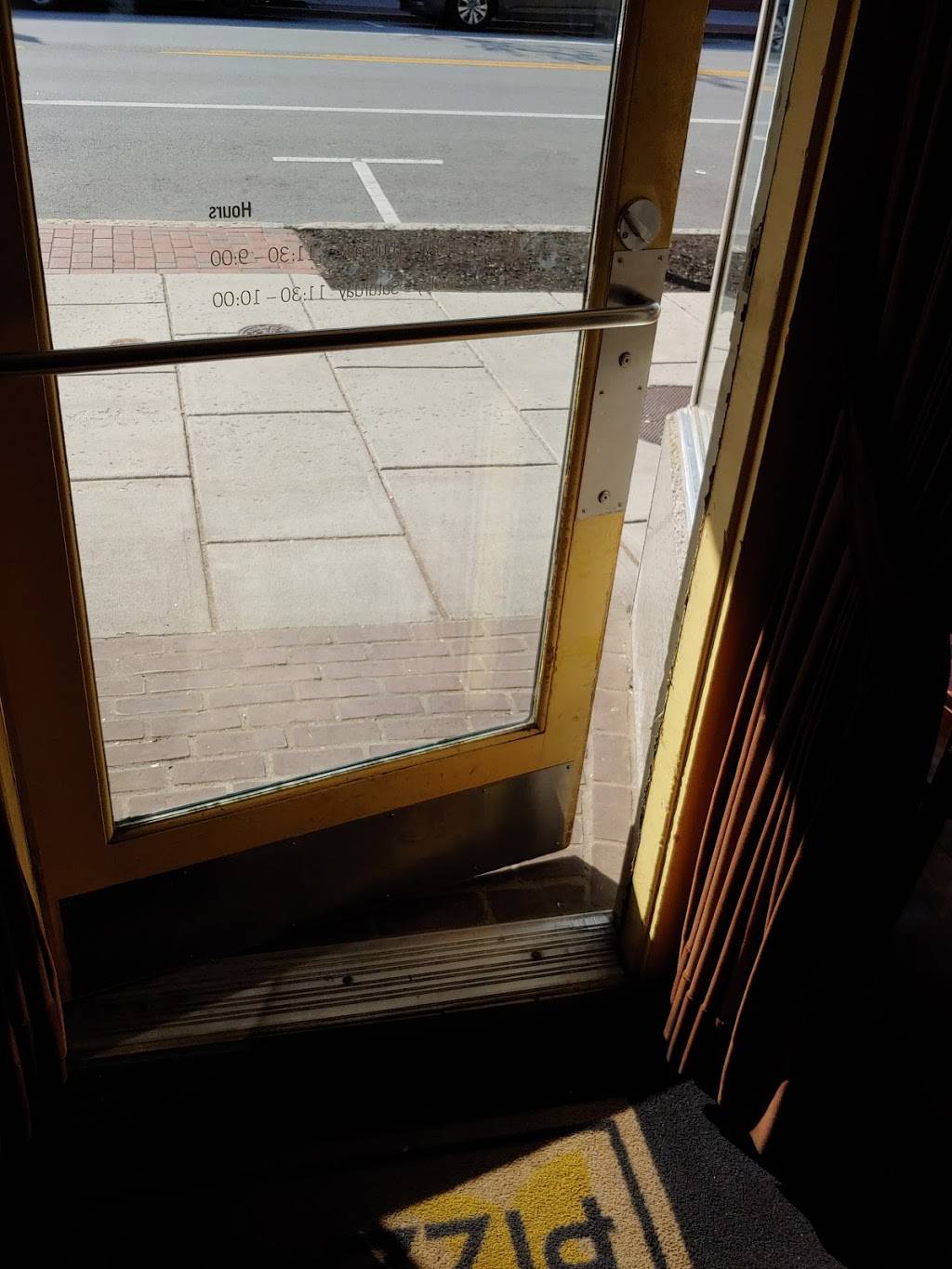 Stone Hearth Pizza | restaurant | 57 Leonard St, Belmont, MA 02478, USA | 6174841700 OR +1 617-484-1700