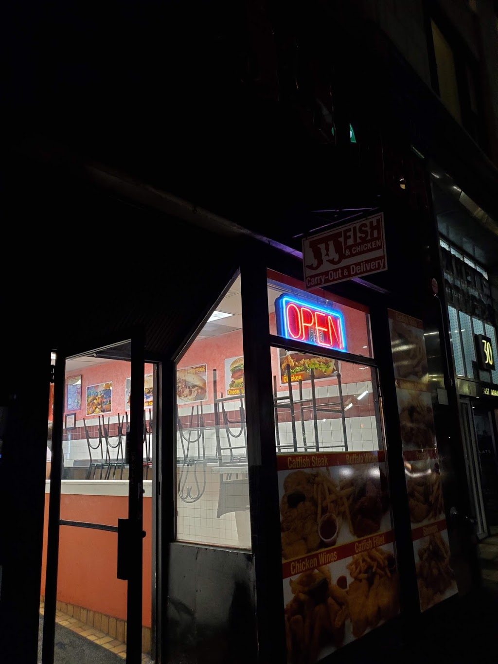 JJ Fish and Chicken | meal takeaway | 26 E Adams St, Chicago, IL 60603, USA | 3125780220 OR +1 312-578-0220