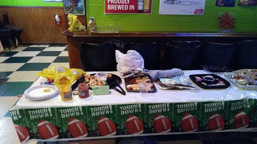 Sneaky Petes | restaurant | 3152 Lighthouse Dr, Fairfield, OH 45014, USA | 5138602221 OR +1 513-860-2221