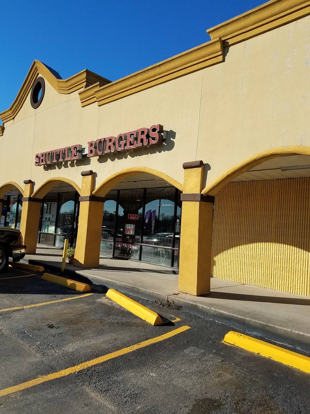 Shuttle Burgers & More | restaurant | 8405 Almeda Genoa Rd # A, Houston, TX 77075, USA | 7139916625 OR +1 713-991-6625
