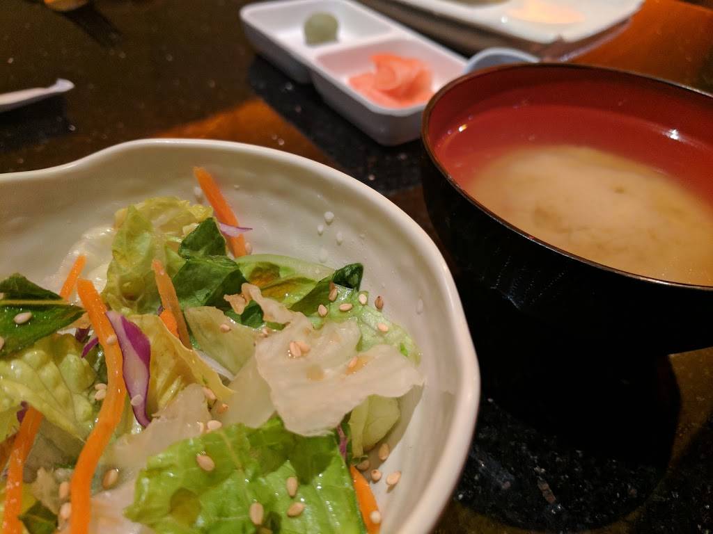 Yomama Sushi | restaurant | 4900 Verdugo Way, Camarillo, CA 93012, USA | 8053840677 OR +1 805-384-0677