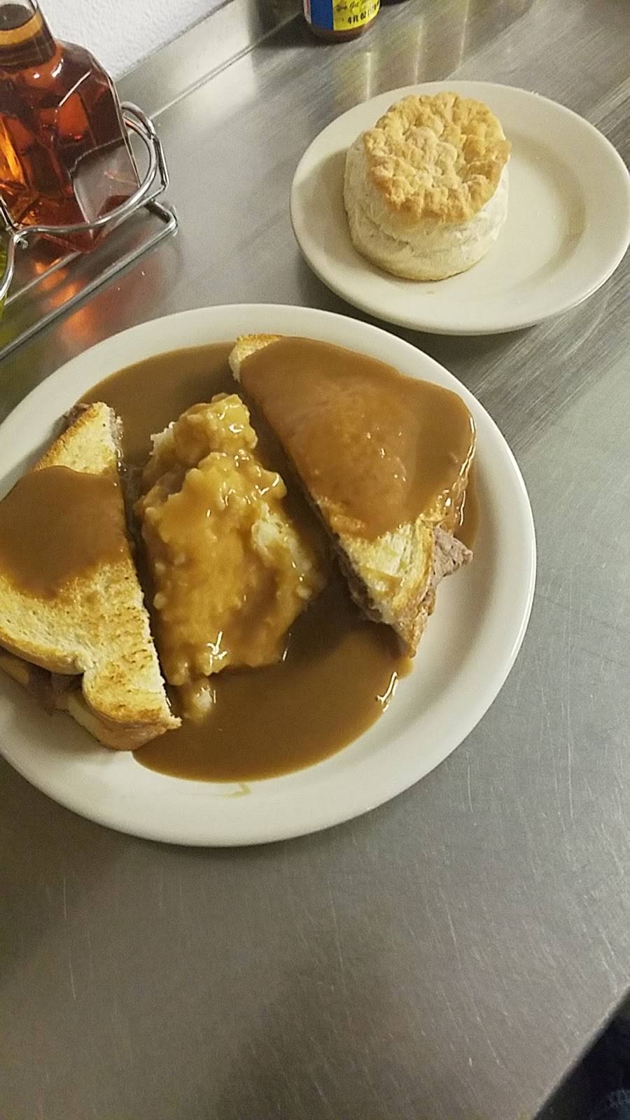 Hometown Family Restaurant | restaurant | 721 W Main St, Greentown, IN 46936, USA | 7656274025 OR +1 765-627-4025