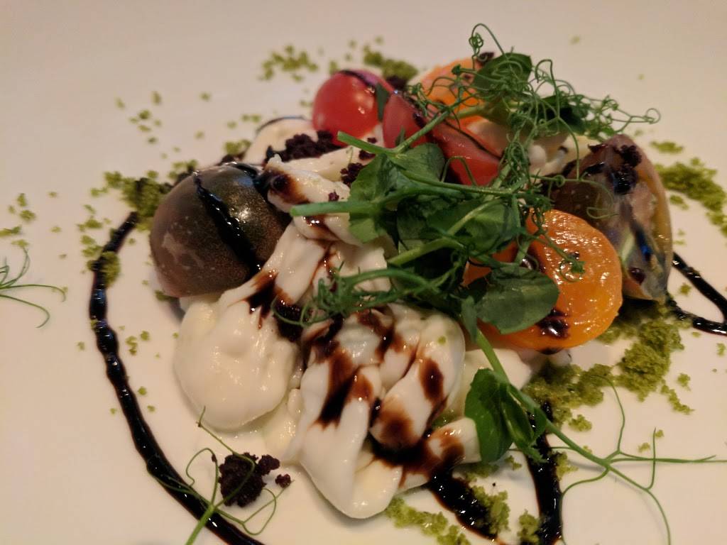 Garlic Steak & Seafood | restaurant | 907 Main St #101, Stroudsburg, PA 18360, USA | 5704766555 OR +1 570-476-6555