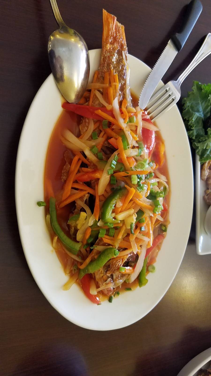 Manila Hut | restaurant | 7 Main St, Hempstead, NY 11550, USA | 5164832983 OR +1 516-483-2983