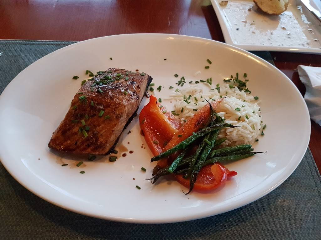 Alfredos Ristorante | restaurant | 1 Church St, Keswick, ON L4P 3E9, Canada | 9054763030 OR +1 905-476-3030