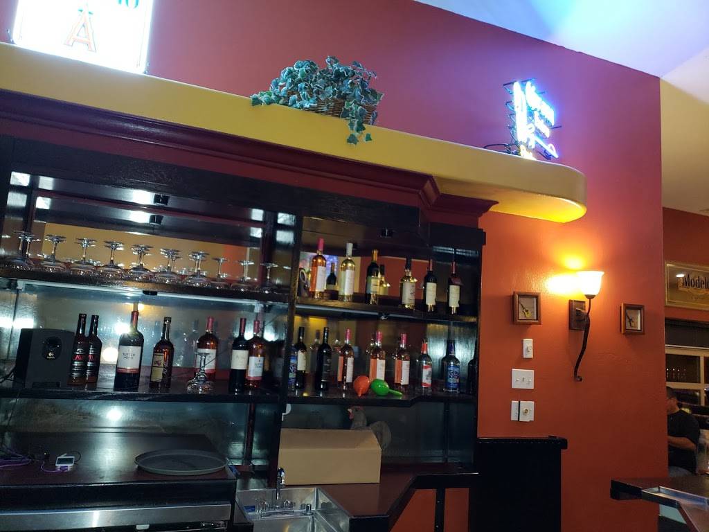 Adelitas Restaurant | restaurant | 27170 Lakeview Dr, Helendale, CA 92342, USA | 7602459899 OR +1 760-245-9899