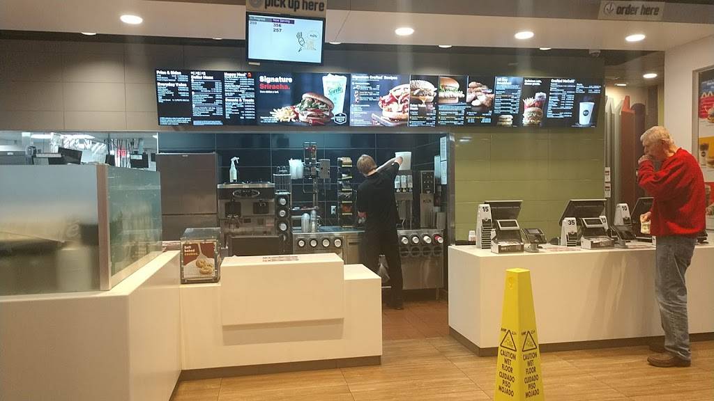 McDonalds | cafe | 6601 N Orange Blossom Trail, Mt Dora, FL 32757, USA | 3527351794 OR +1 352-735-1794