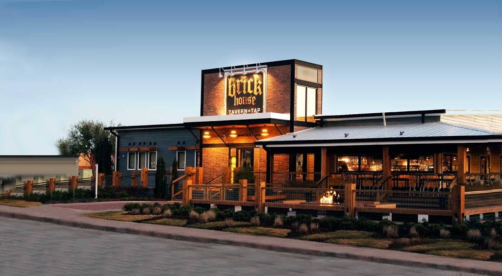 Brick House Tavern + Tap | restaurant | 1461 Butterfield Rd, Downers Grove, IL 60515, USA | 6309631104 OR +1 630-963-1104