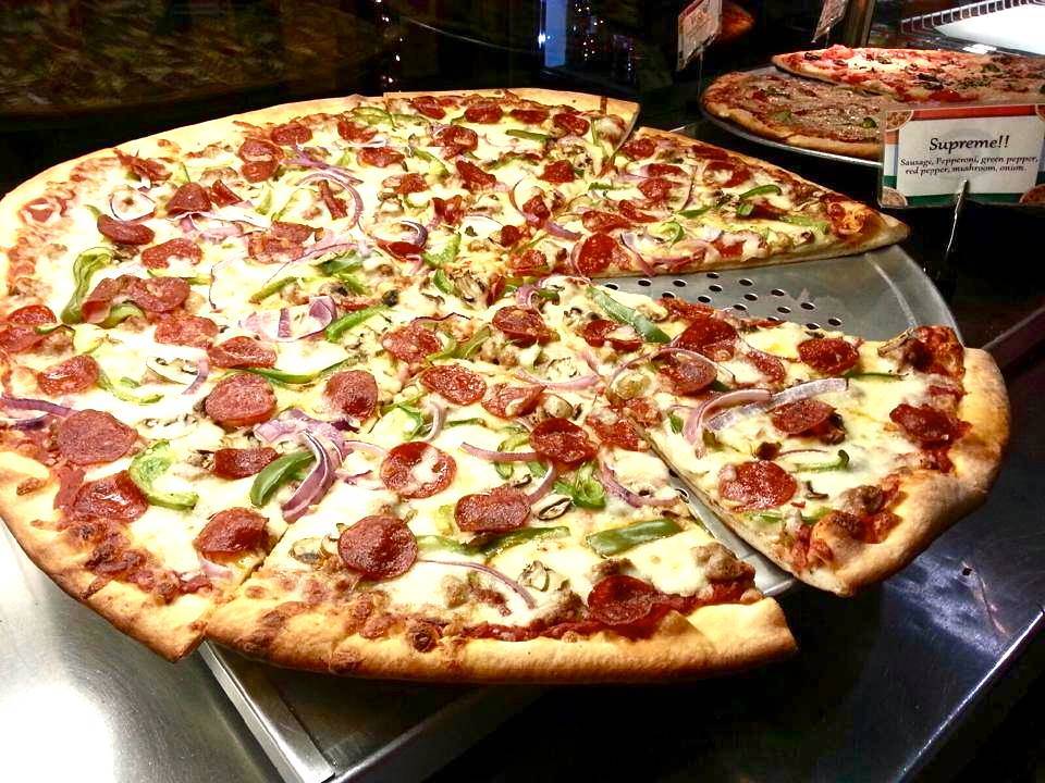 Bacci Pizzeria | meal delivery | 4235, 2301 W Taylor St, Chicago, IL 60612, USA | 3124559000 OR +1 312-455-9000
