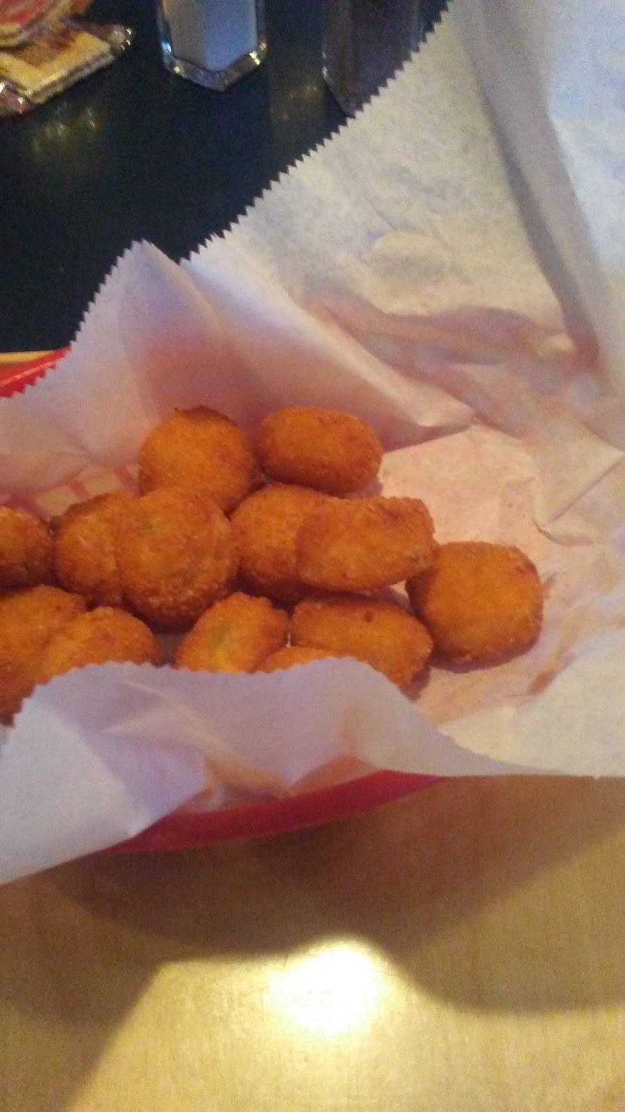 Cash & Swillies | restaurant | 701 Hyland Ave, Kaukauna, WI 54130, USA | 9207665452 OR +1 920-766-5452