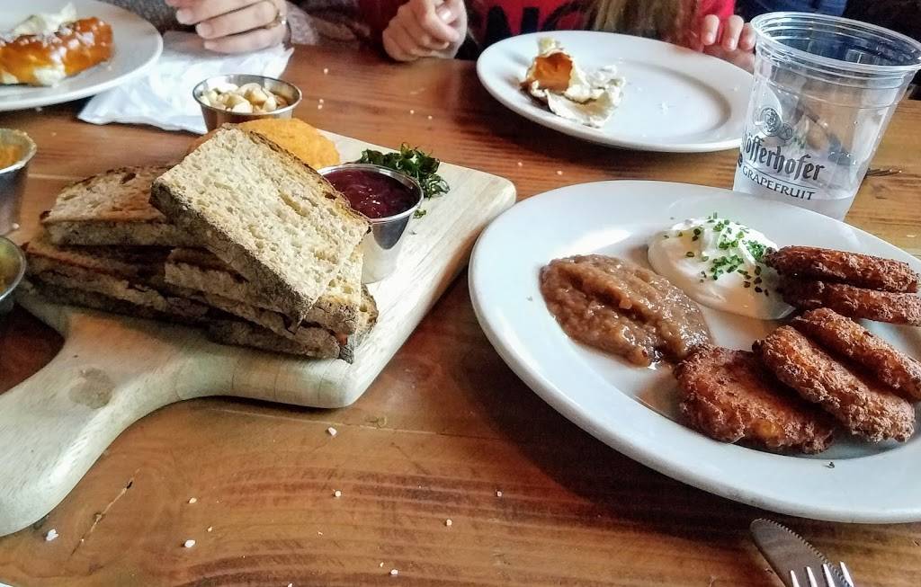 Pilsener Haus & Biergarten | restaurant | 1422 Grand St, Hoboken, NJ 07030, USA | 2016835465 OR +1 201-683-5465