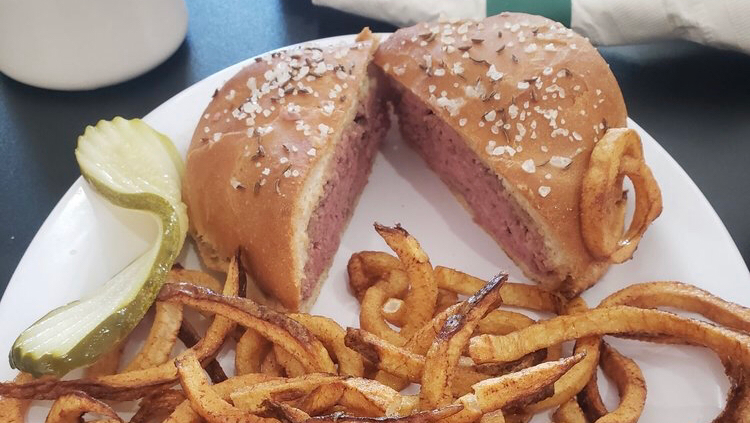 Roxies Place | restaurant | 15 N J St, Lake Worth, FL 33460, USA | 5615086979 OR +1 561-508-6979