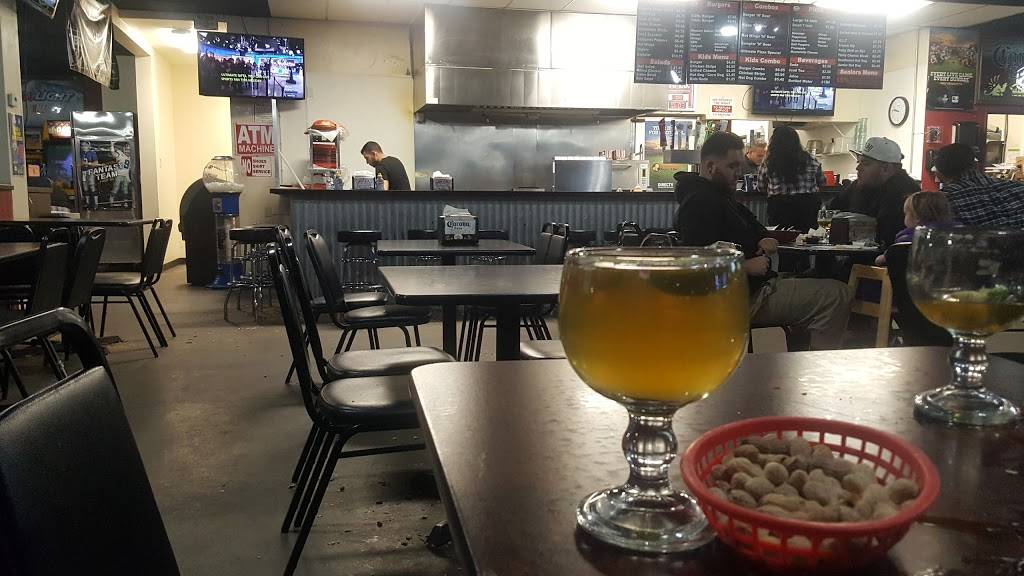 Schooners Burgers N Beer | restaurant | 1280 E Washington St # 4, Colton, CA 92324, USA | 9097775049 OR +1 909-777-5049