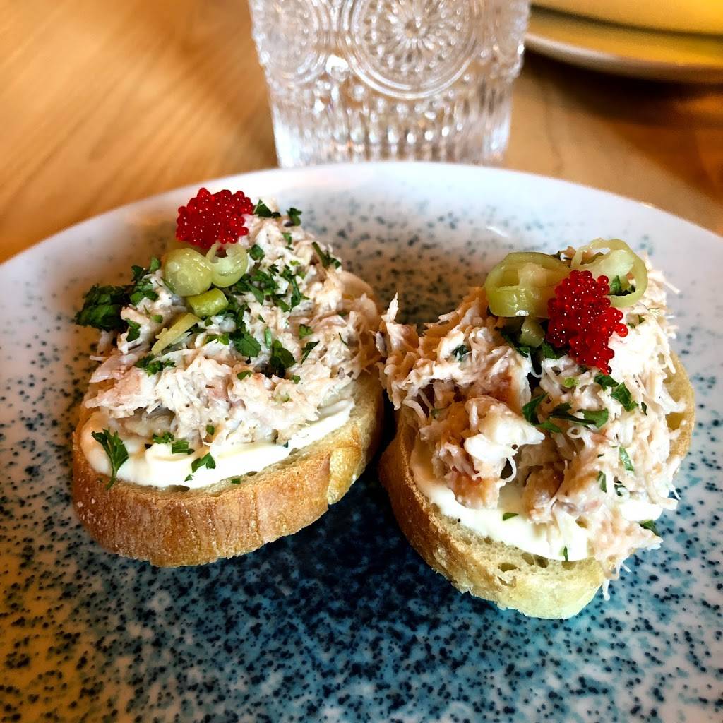 Madrina Bar y Tapas | restaurant | 2 Trinity St, Toronto, ON M5A 3C4, Canada | 4165488055 OR +1 416-548-8055