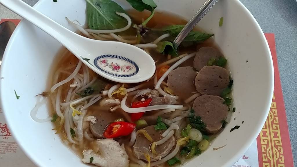 Phong Lan Restaurant | restaurant | 216 8th St SE, Cedar Rapids, IA 52401, USA | 3193655784 OR +1 319-365-5784