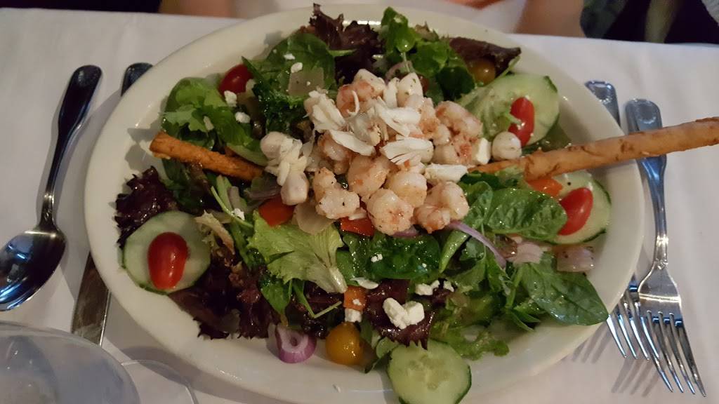 The Snapper Inn | restaurant | 500 Shore Dr, Oakdale, NY 11769, USA | 6315890248 OR +1 631-589-0248