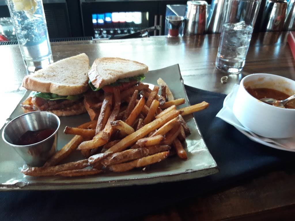 The Side By Side | restaurant | 2410 University Blvd, Tuscaloosa, AL 35401, USA | 2055615500 OR +1 205-561-5500