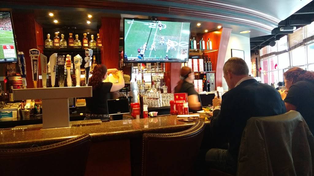 Red Robin Gourmet Burgers and Brews | restaurant | 4949 Great Northern Blvd, North Olmsted, OH 44070, USA | 4407346070 OR +1 440-734-6070