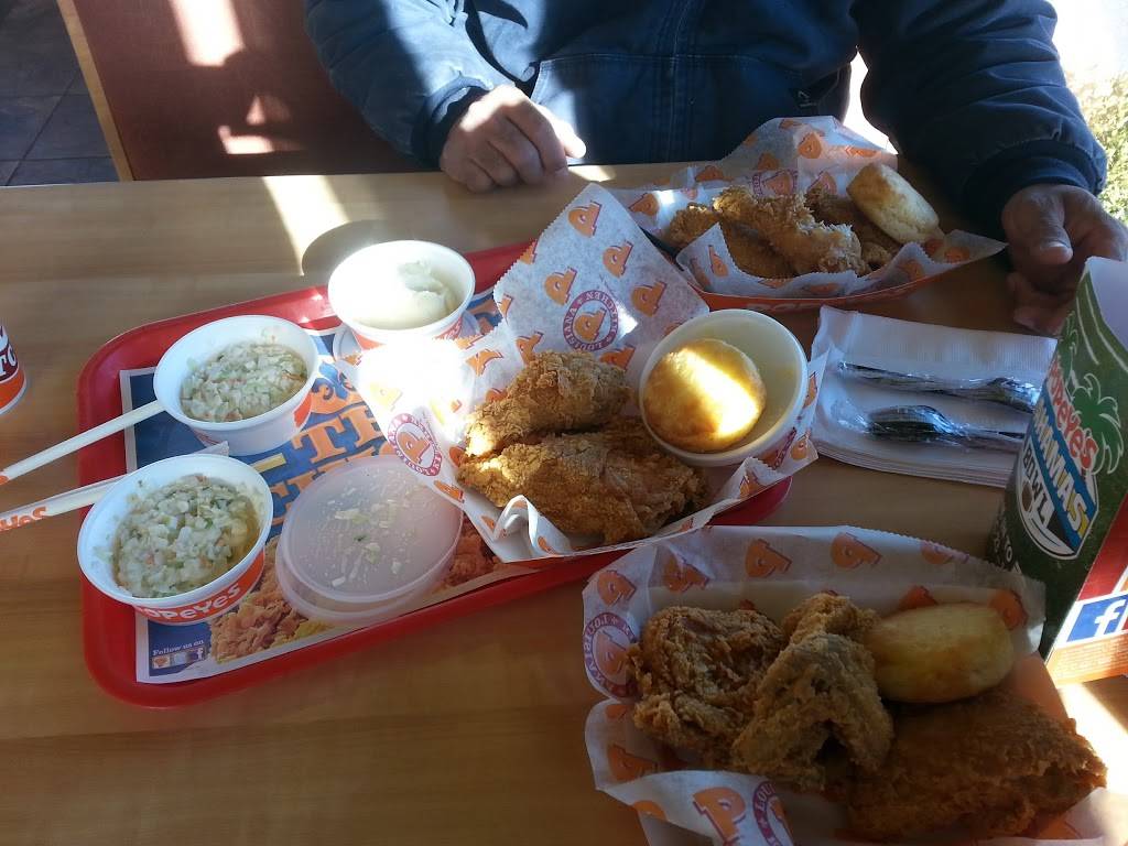 Popeyes Louisiana Kitchen | restaurant | 622 Park Ave, Worcester, MA 01603, USA | 5087629210 OR +1 508-762-9210