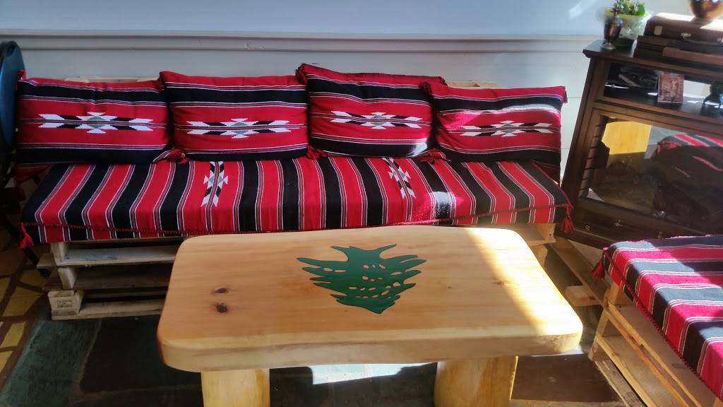 Malek Shawarma | restaurant | 11 E Pleasant St, Amherst, MA 01002, USA | 4132303357 OR +1 413-230-3357