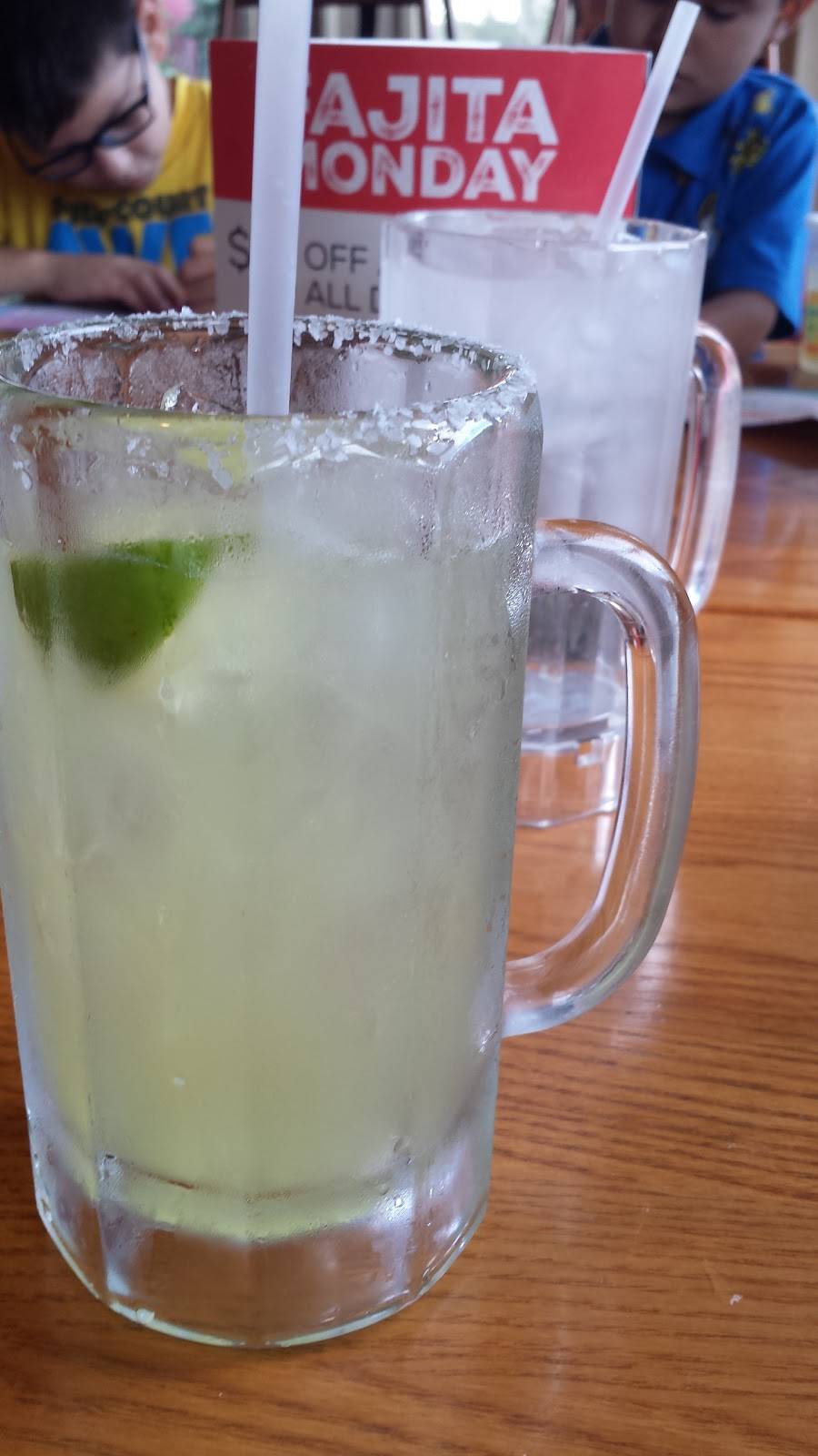 Chilis Grill & Bar | restaurant | 2021 SW Wanamaker Rd, Topeka, KS 66604, USA | 7852719777 OR +1 785-271-9777