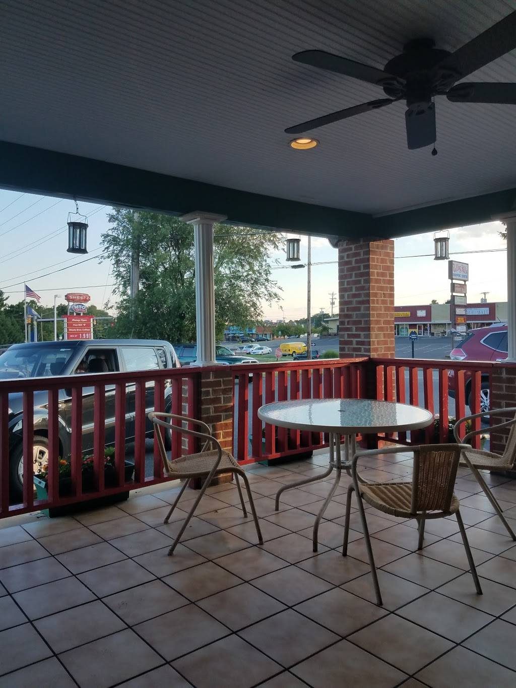 Ciros Lasagna House | restaurant | 778 E Market St, Harrisonburg, VA 22801, USA | 5404345375 OR +1 540-434-5375