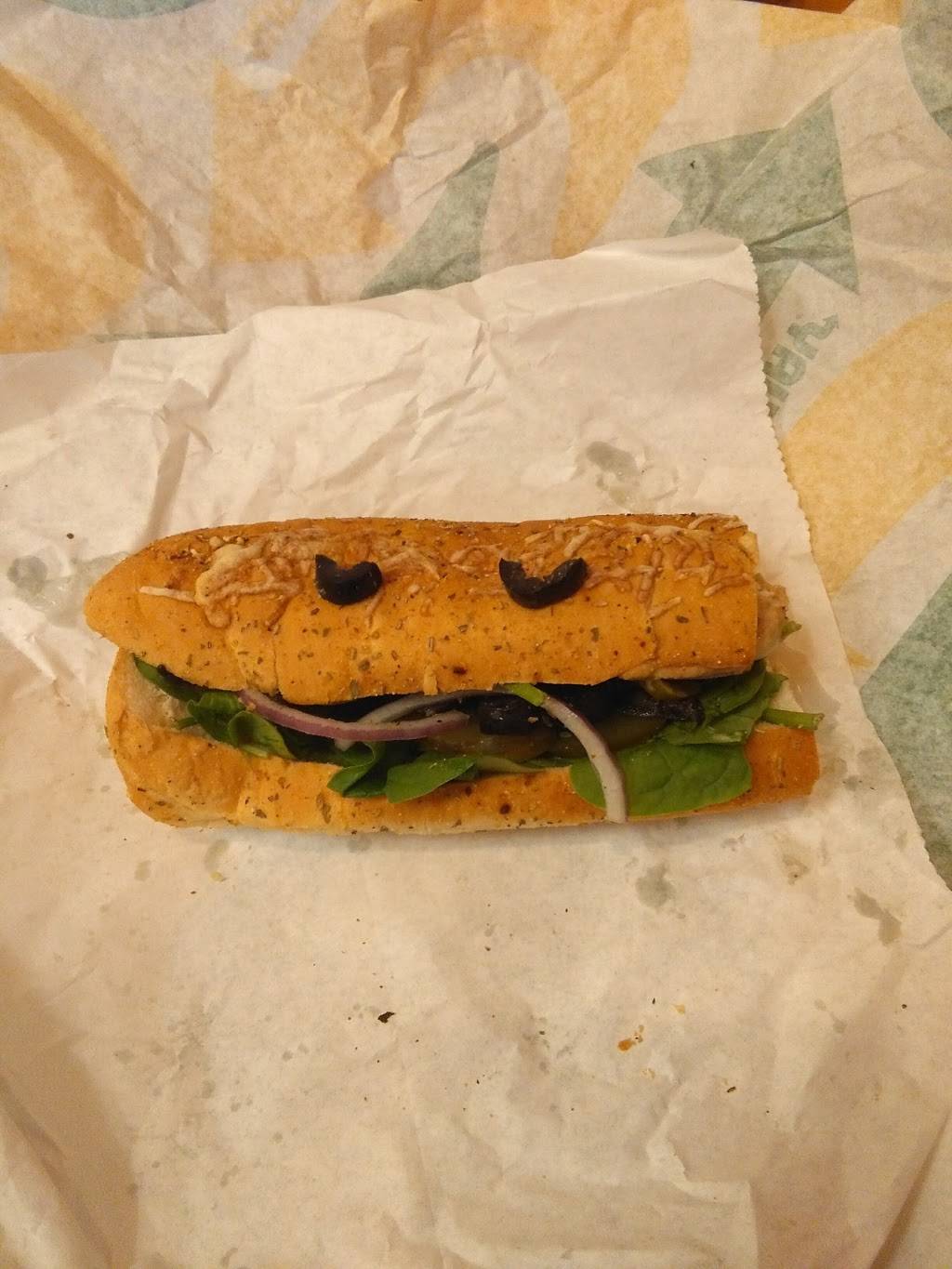 Subway | restaurant | 967 Poquonnock Rd, Groton, CT 06340, USA | 8604481615 OR +1 860-448-1615