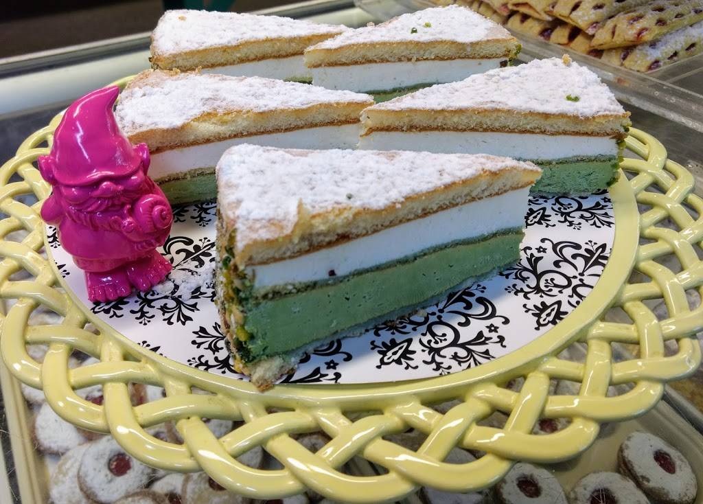 Pied Piper Bakery & Gourmet Shop | bakery | 960 Spruce St, Ewing Township, NJ 08638, USA | 6097755087 OR +1 609-775-5087