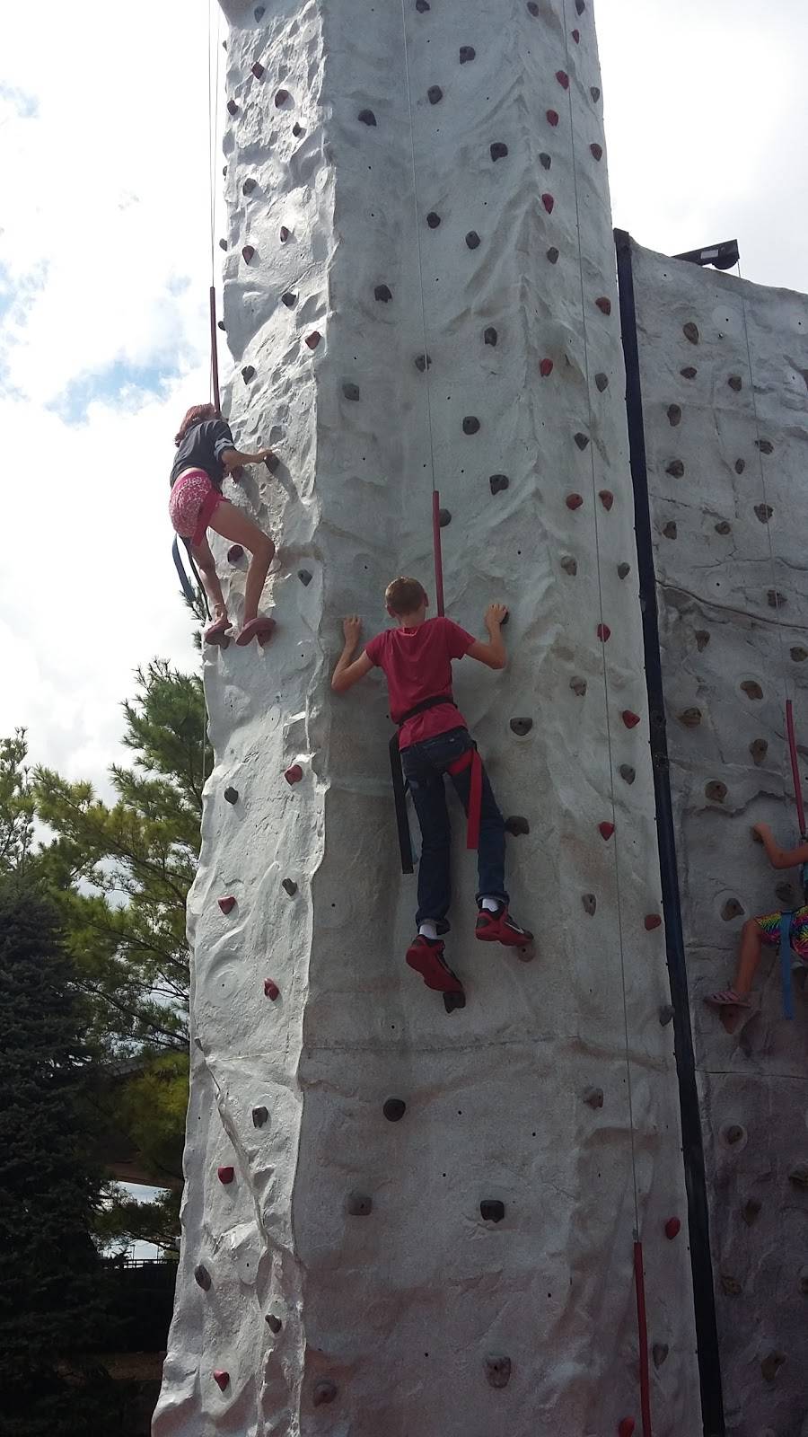 C.J. Barrymores | restaurant | 21750 Hall Rd, Clinton Twp, MI 48038, USA | 5864692800 OR +1 586-469-2800