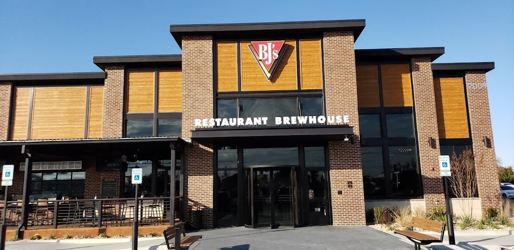 BJs Restaurant & Brewhouse | restaurant | 9009 E 71st St, Tulsa, OK 74133, USA | 5392159040 OR +1 539-215-9040