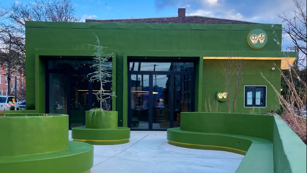 Two Robbers Fishtown | restaurant | 1221 Frankford Ave, Philadelphia, PA 19125, USA | 2152797574 OR +1 215-279-7574